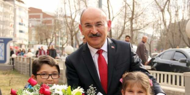 Kastamonu Valisi Yaşar Karadeniz görevine başladı