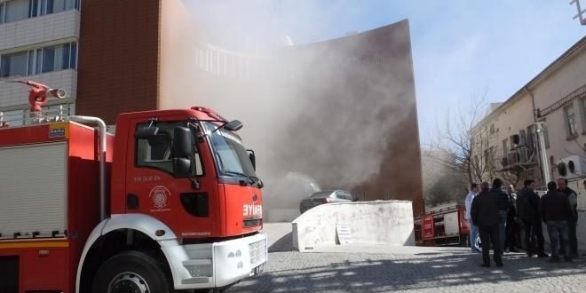 Burhaniye Belediyesi arşivinde yangın çıktı