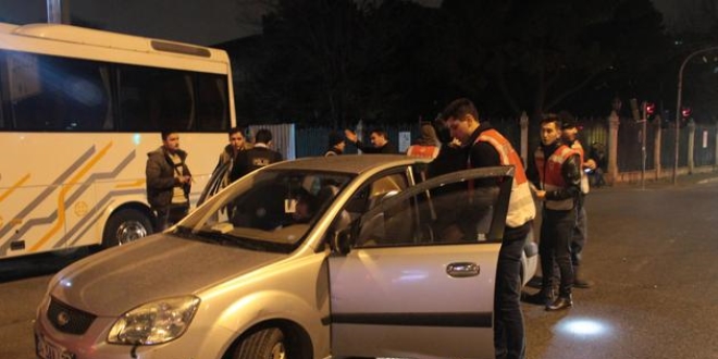 İstanbul'da 400 polisin katılımıyla huzur operasyonu