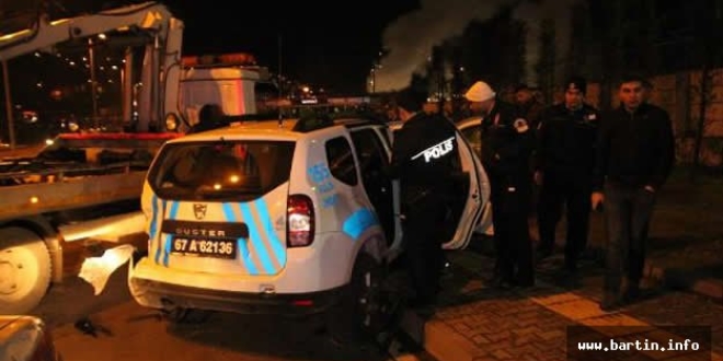 Zonguldak'ta polis aracına taşlı saldırı