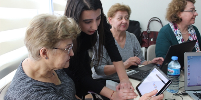 Torunlarıyla görüşmek için internete merak saldı