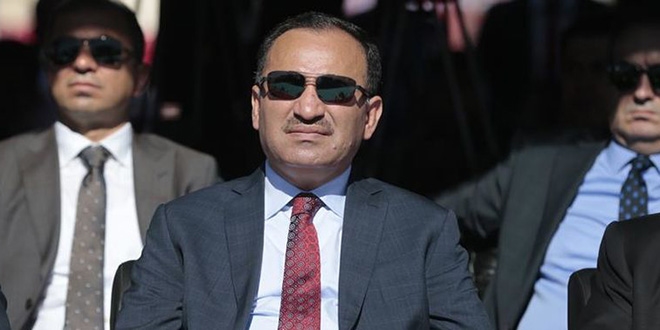 Adalet Bakanı Bozdağ'dan şehit ailesine ziyaret