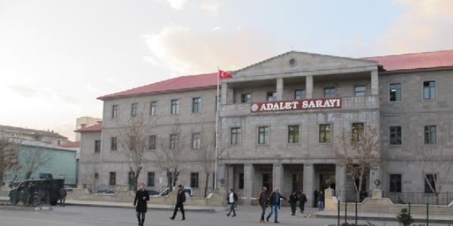 Ağrı'da 'ByLock' kullanan Vali Yardımcısı tutuklandı