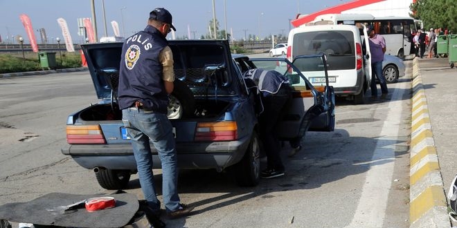 Rize'de grev bandaki polislere baar belgesi verildi