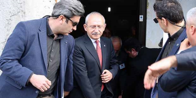 CHP Genel Başkanı Kılıçdaroğlu, şehit evinde