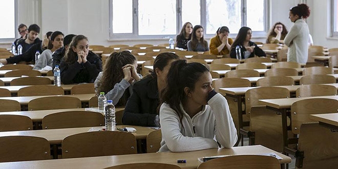 'Sınav görevlisi, kurallar için uyarmak zorunda değil'