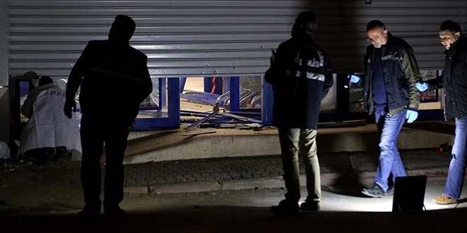 Adana'da markete ses bombalı saldırı