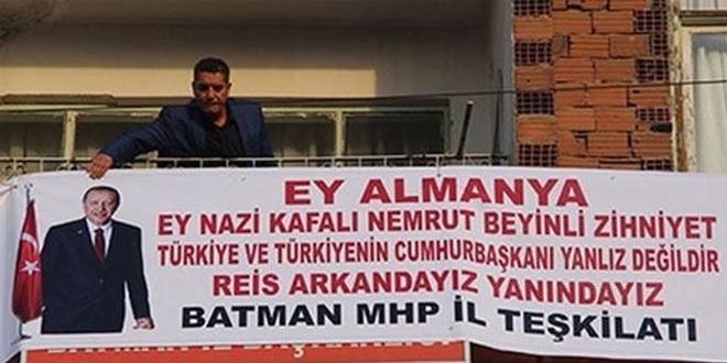 MHP'li başkandan Erdoğan'a destek pankartı