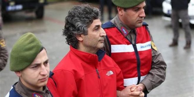 'Suçumu kabul ediyorum, tutuklu yargılayın'