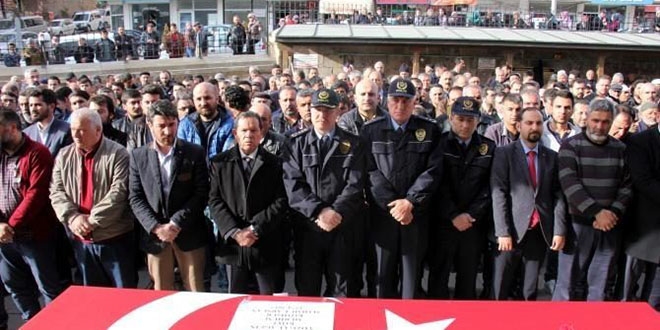 Kalp krizinden ölen Komiser, toprağa verildi