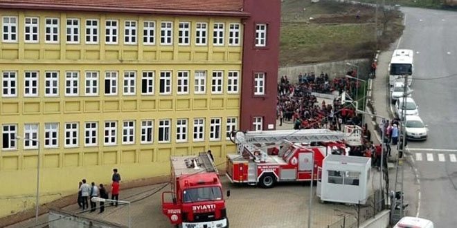 Zonguldak'ta lisede yangın paniği