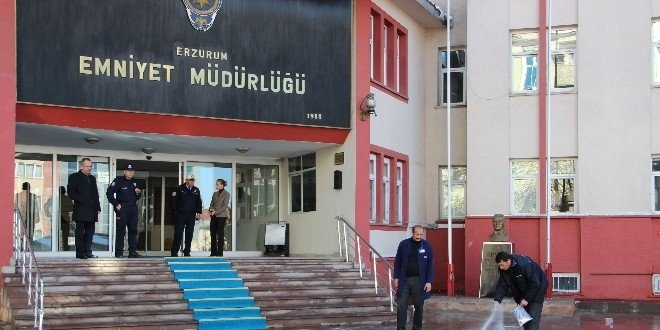 Erzurum'da ihraç edilen 7 sağlık çalışanı gözaltına alındı