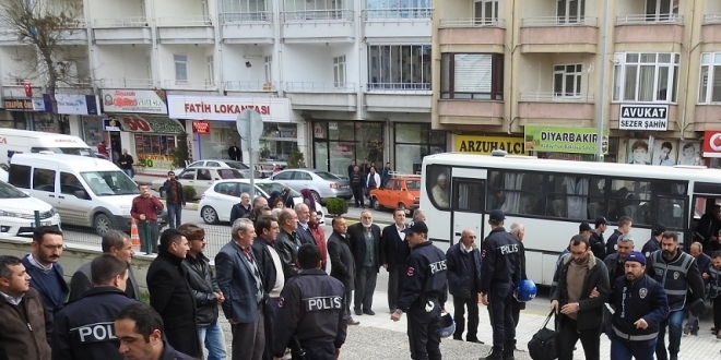 orum'da kamu grevlilerinin de olduu 22 pheli adliyede