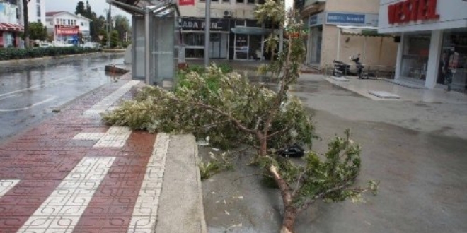 Gaziantep'te sağanak ve fırtına etkili oluyor
