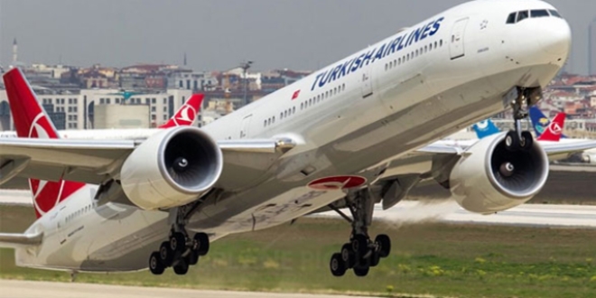 Yolcusu rahatsızlanan uçak pist başından döndü