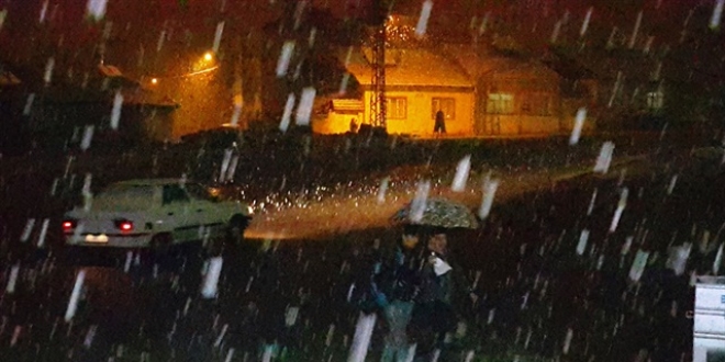 Malatya'da yağan kar yağışı, hayatı olumsuz etkiledi