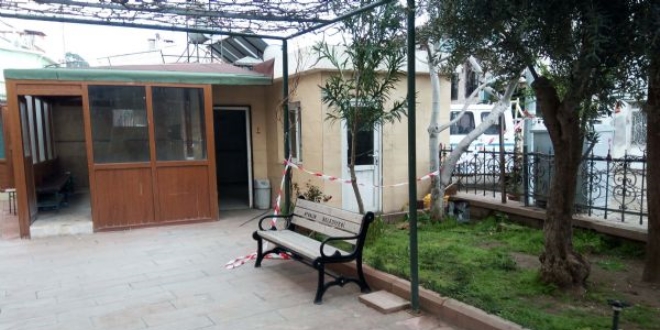 Cami bahçesindeki depoda 2 kişi ölü bulundu