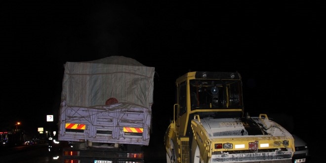 Malatya'da karayolları aracı ile et yüklü kamyon çarpıştı