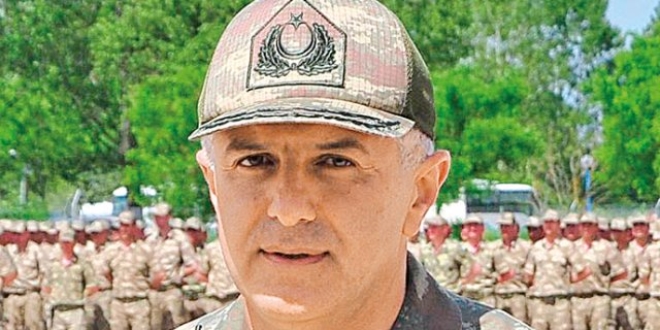 Cep telefonu çekmez diye telsiz getirmişler