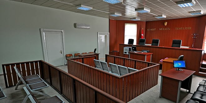 Adana'da FETÖ tutuklusu 3 öğretmen tahliye edildi
