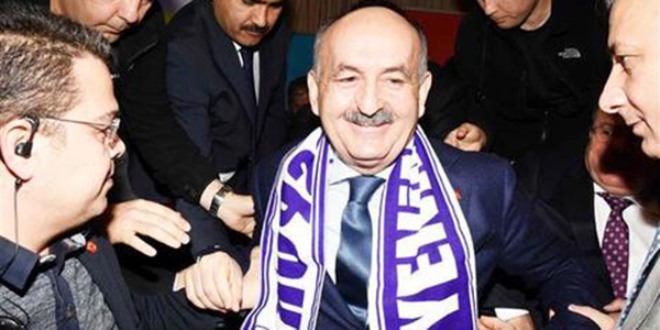 Bakan'la selfie çekerken görünmez kaza...
