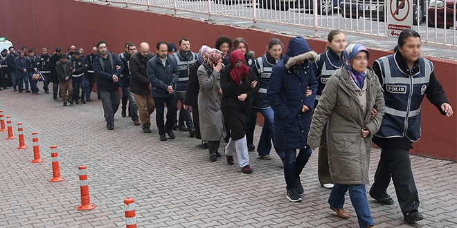 Kayseri'de 24 eski sağlık personeli hakkında gözaltı