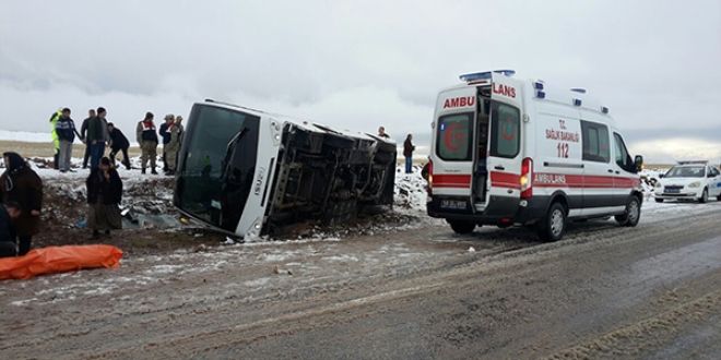 Cenaze dönüşü kaza: 2 ölü, 5 yaralı