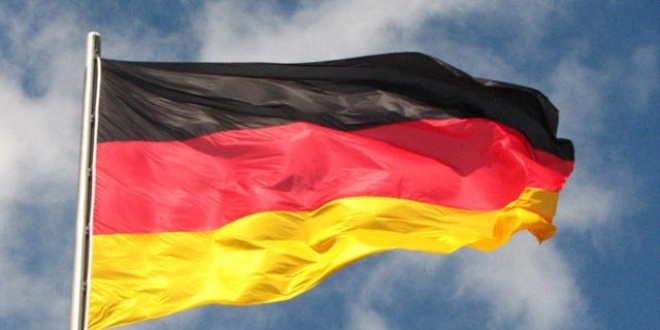 AK Parti'li Eker'in Almanya'da katlaca salon etkinlii iptal edildi