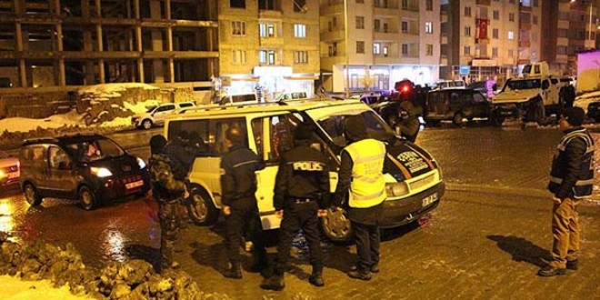 39 ilçede 5 bin polisle operasyon
