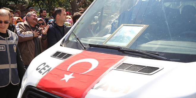 Şehit uzman onbaşı Ezim'e acı veda...