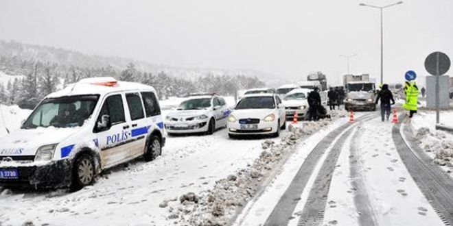 Ardahan-Artvin karayolunda geçişlere izin verilmiyor