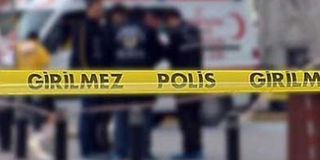 Emekli arkeolog evinde ölü bulundu