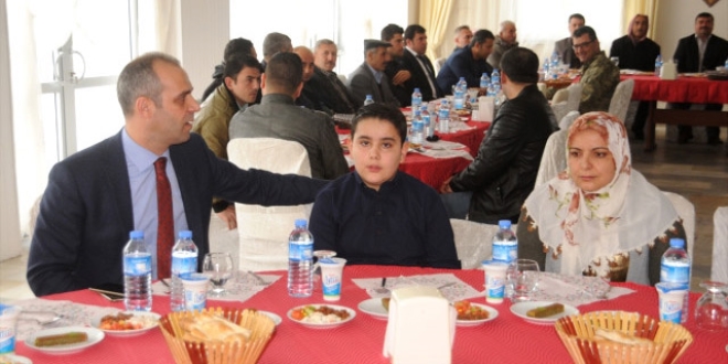 Kaymakam Adanur, şehit aileleriyle buluştu