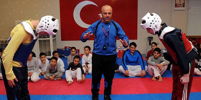 Başpolisten gençlere tekvando eğitimi