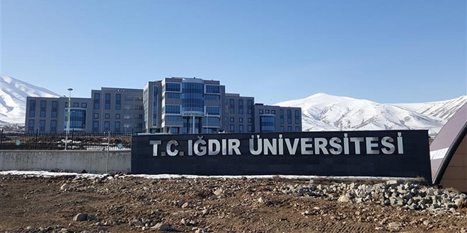 Iğdır Üniversitesinde devir teslim töreni