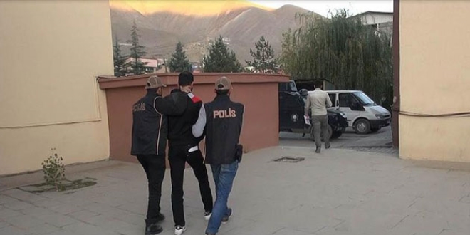 Hakkari'de PKK adna faaliyet yrten 10 kii yakaland