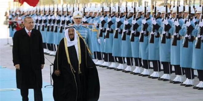 Erdoan, Kuveyt Emiri'ne devlet nian takdim etti