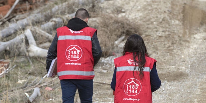 zmir'de madur ocuun babas: Bebek devlette, kzm bende kalsn