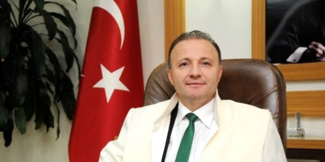 Sosyal medyadan rica etti, Rektör faturasını ödedi