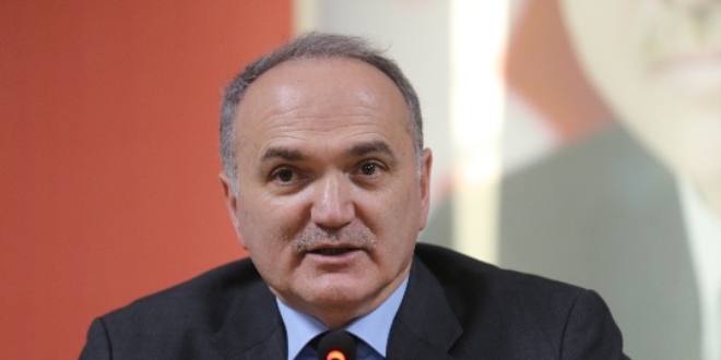 Özlü: Büyük devlet adamlarının büyük yetkileri olur