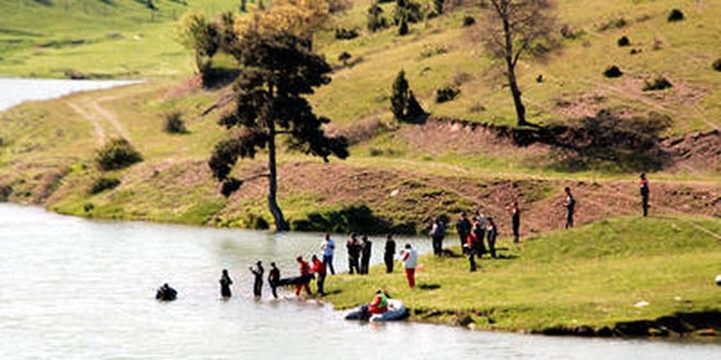 niversite rencisi, yzmek iin girdii glette bouldu