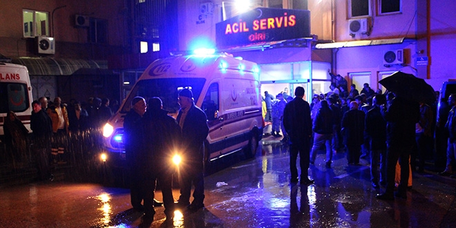 Tokat'ta köy minibüsü uçuruma devrildi: 1 ölü, 14 yaralı