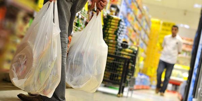 Market ve mağazalarda naylon poşet devri bitiyor