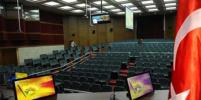 Eski Vali Yardımcısı Gül'ün FETÖ davası ertelendi