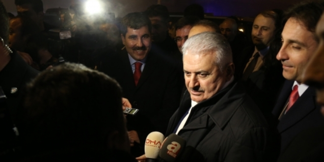 Yıldırım, valilik ve belediyeyi ziyaret etti