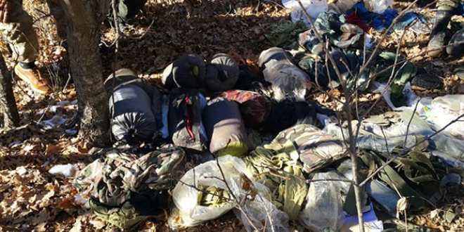 Bingöl'de 2 sığınakta PKK'ya ait patlayıcı ele geçirildi