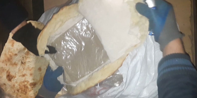 'Ekmek arası eroin' polisin gözünden kaçmadı