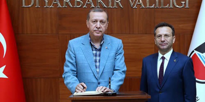 Erdoğan, Diyarbakır Valiliği'ni ziyaret etti