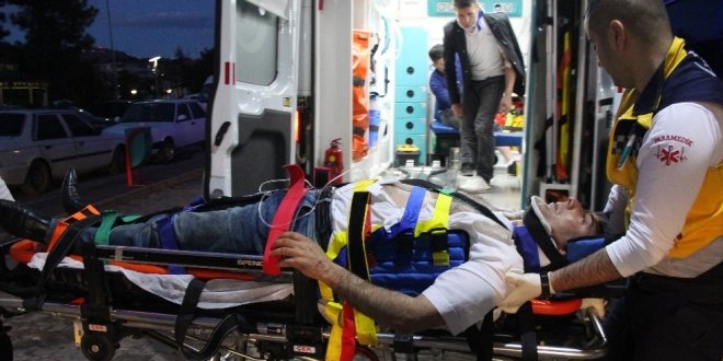 Elazığ'da trafik kazası: 8 güvenlik korucusu yaralı