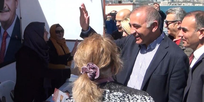 CHP'li milletvekillerden 'evet' standna ziyaret